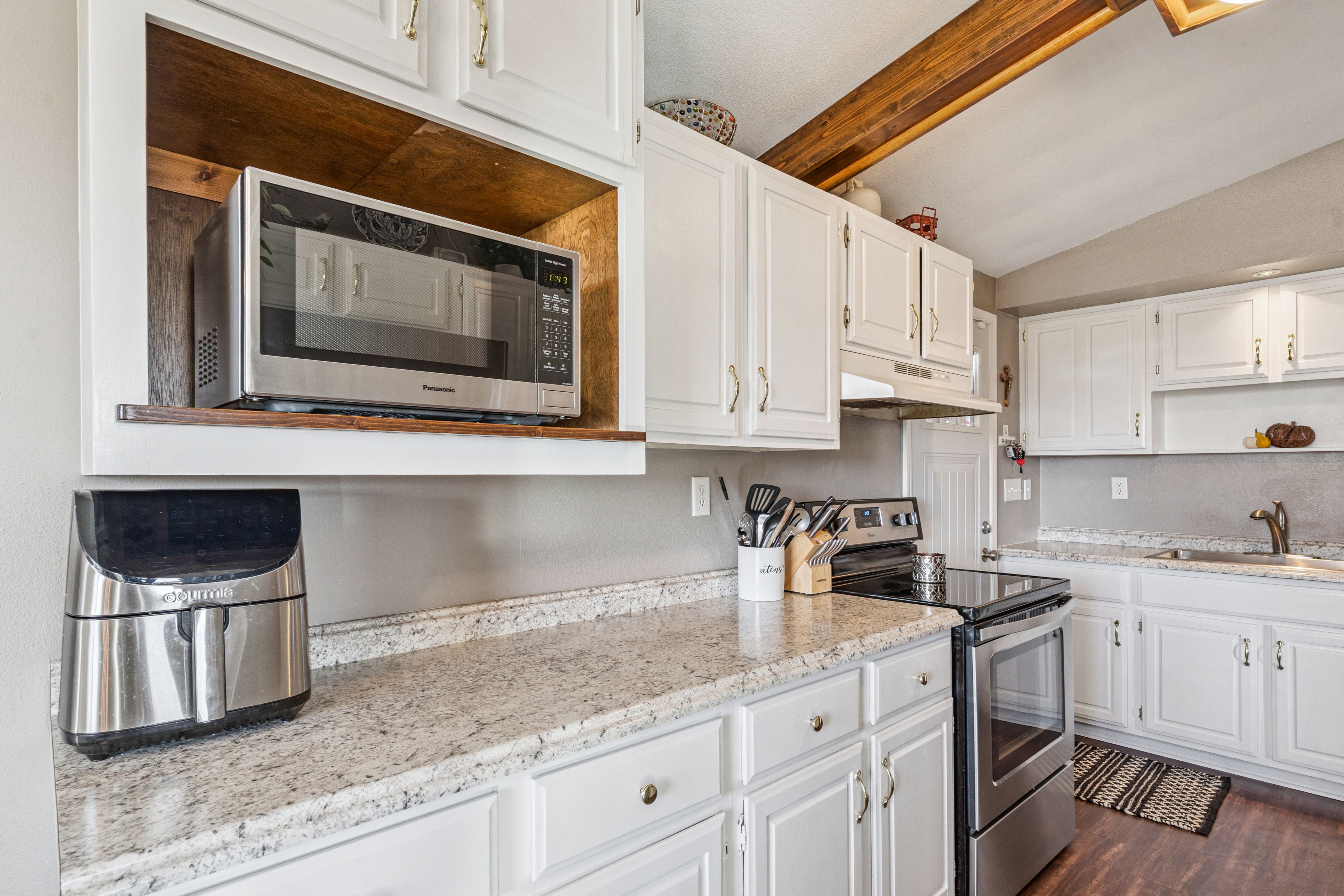 Listing Photo: 06-116 16437 173rd Ave